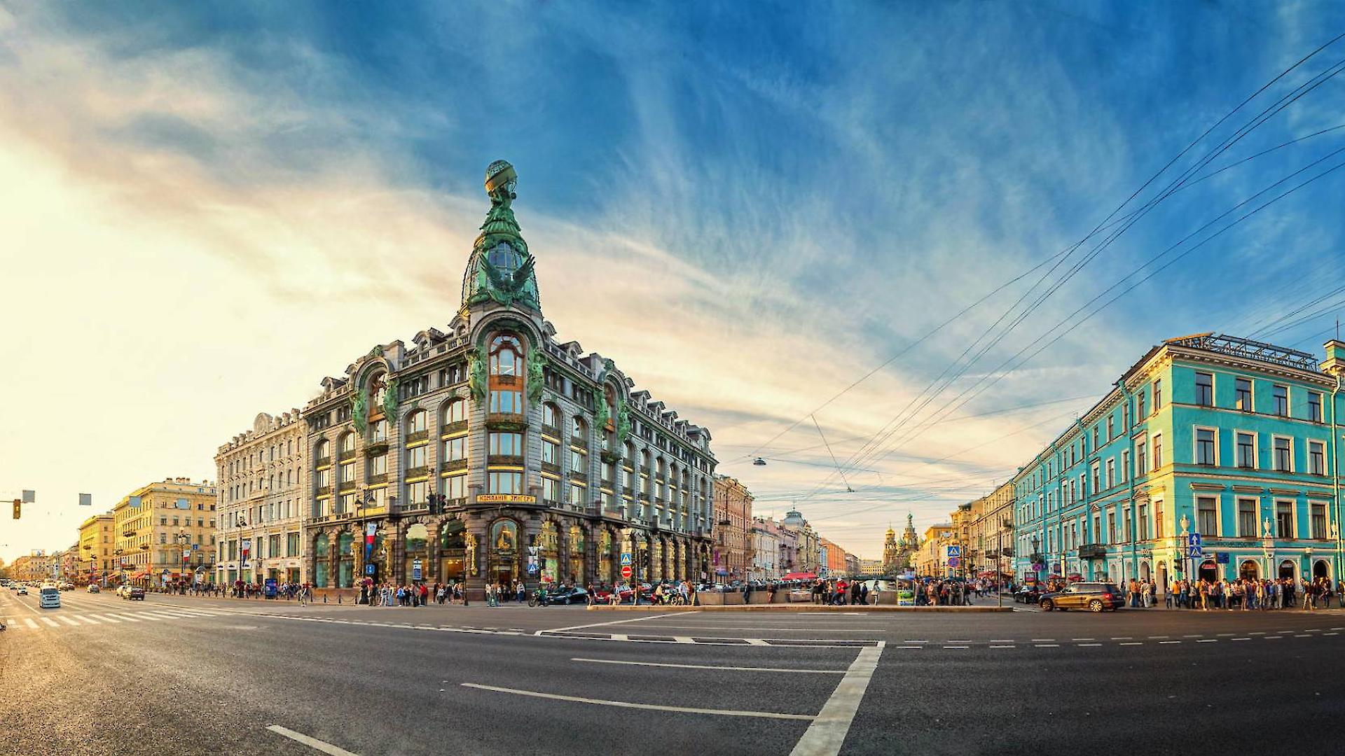 Главная улица города санкт петербурга. Невский проспект Санкт-Петербург. Ансамбль Невского проспекта. Невский проспект Санкт-Петербург достопримечательности. Sankt Peterburg Russia Невский проспект.