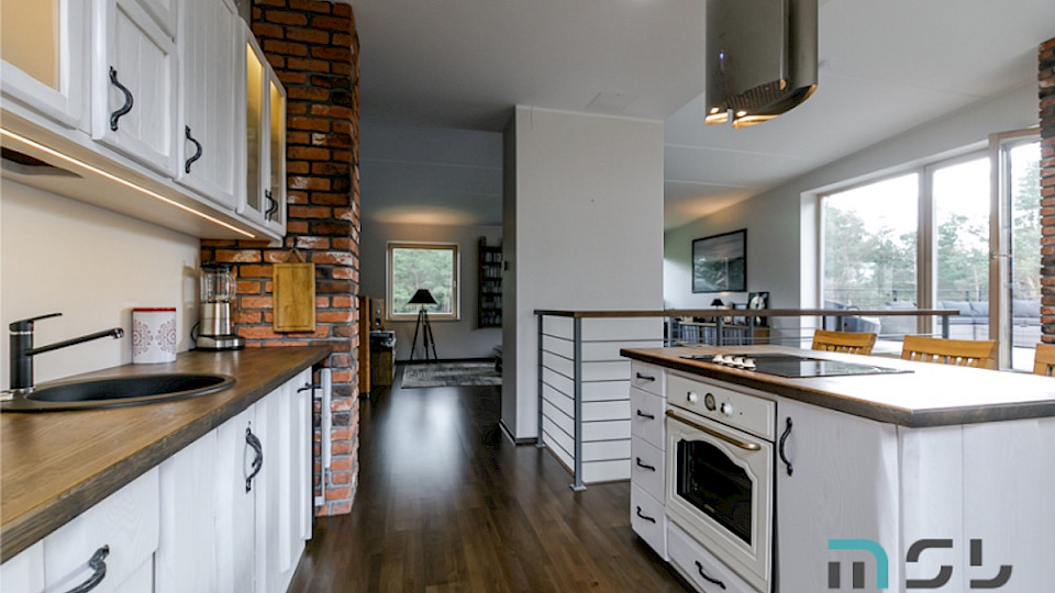 MoobelSL│MSL puuhuonekalut │Korkealaatuiset massiivipuuhuonekalut suoraan valmistajalta