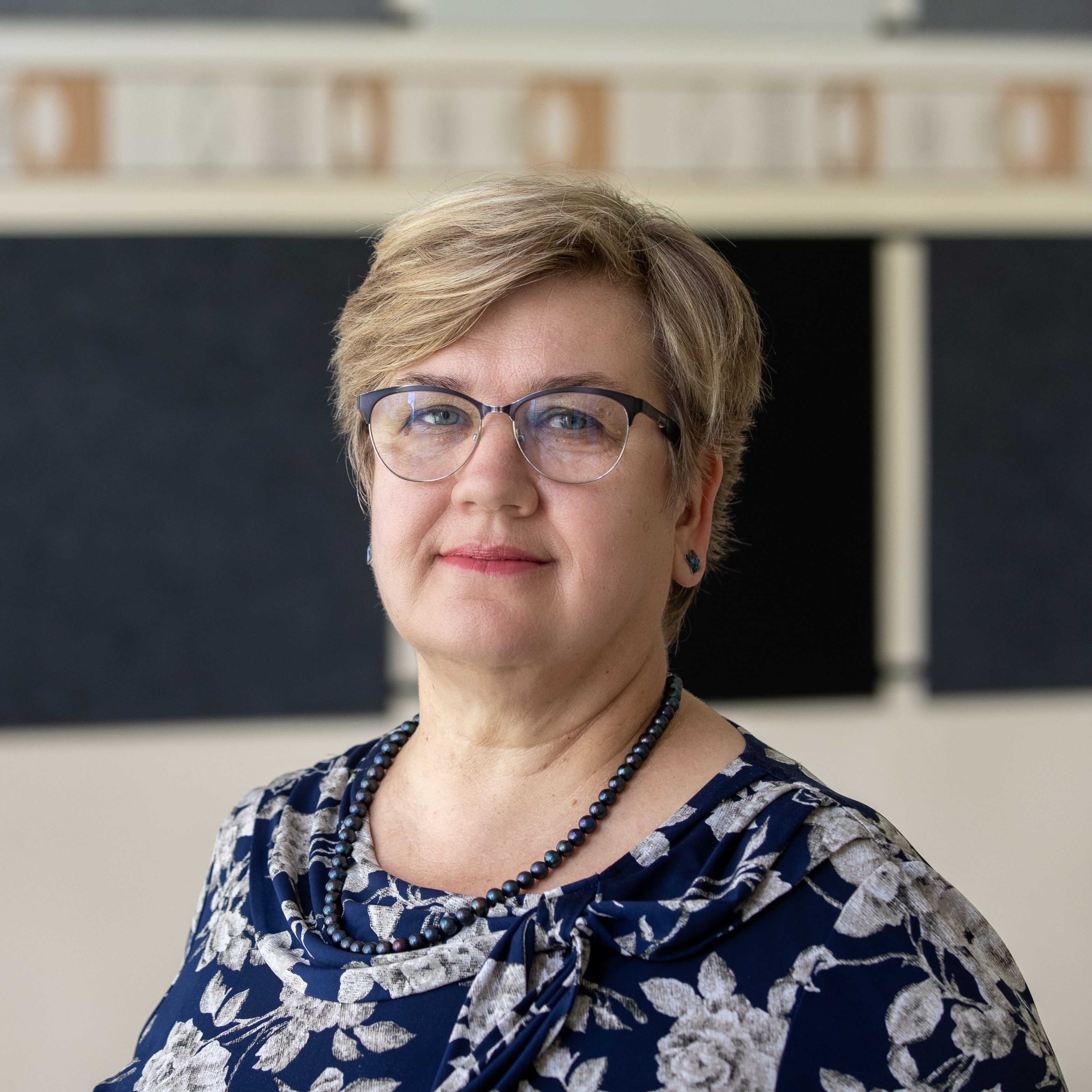 Prof. Tiina Kahre (Estonia)
