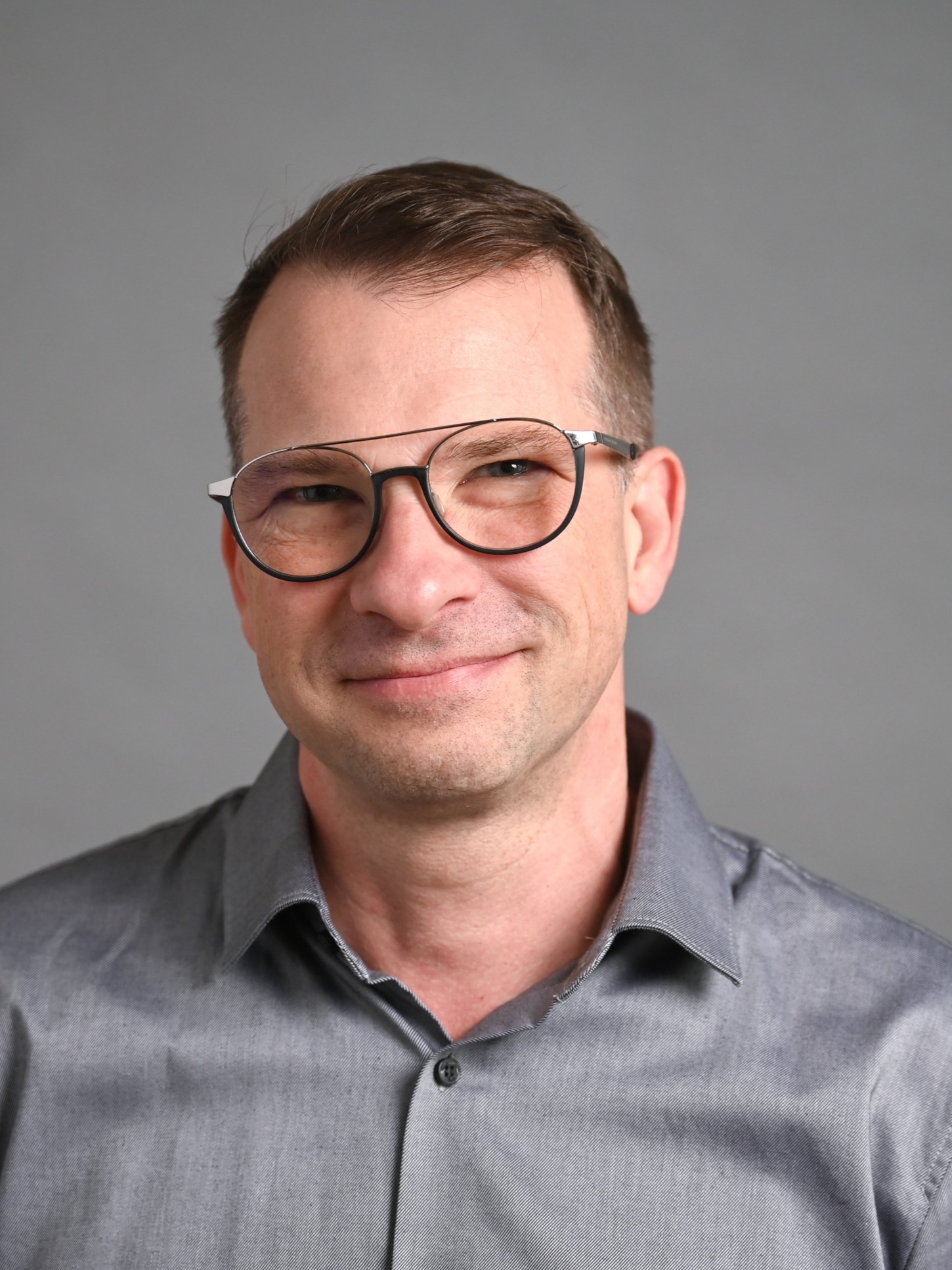 Dr. Alexandr Dejneka