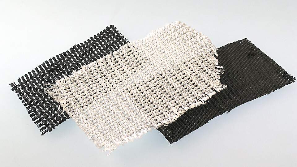 Synthesis and research of solid phosphate binders